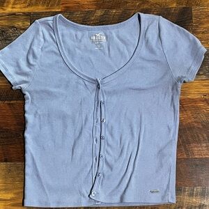 Hollister Women's Light Blue Button-Down Shirt (M)
